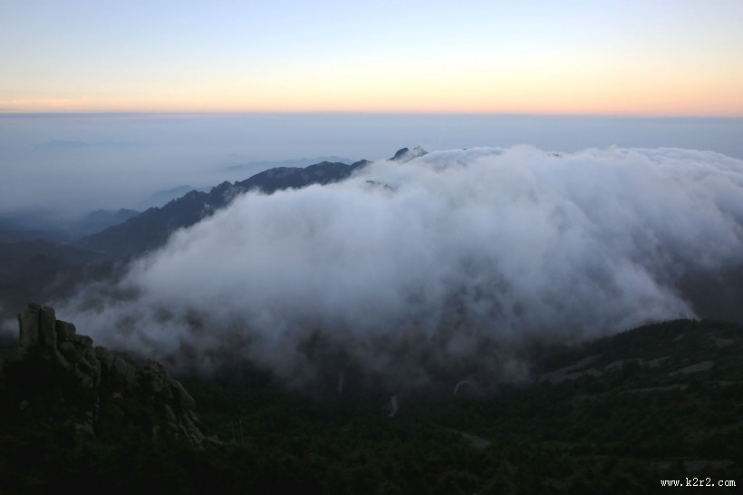 雾灵山晨曦风景图片