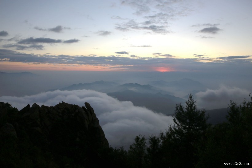 雾灵山晨曦风景图片