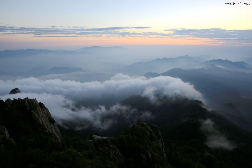 雾灵山晨曦风景图片
