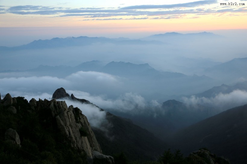 雾灵山晨曦风景图片