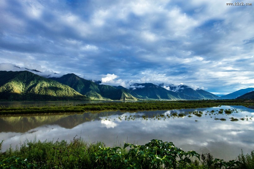 西藏尼洋河风景图片