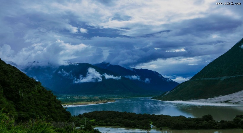 西藏尼洋河风景图片