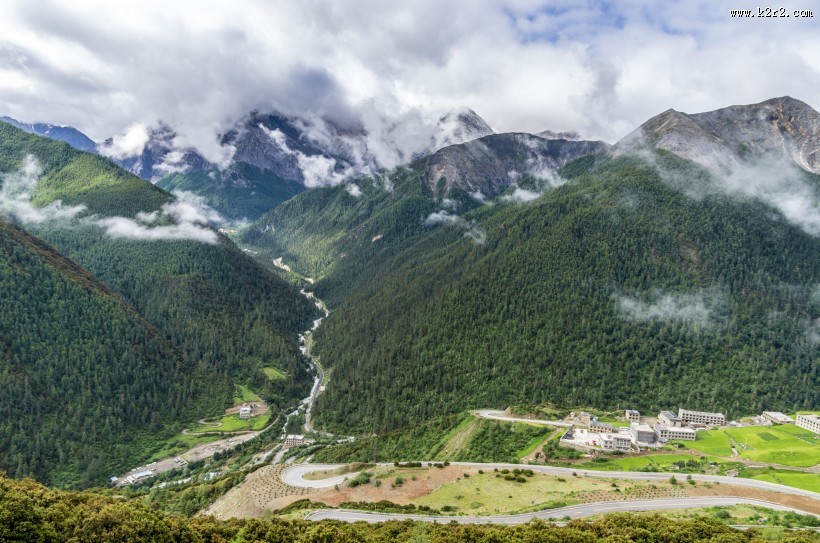 盛夏的四川稻城亚丁风景图片大全