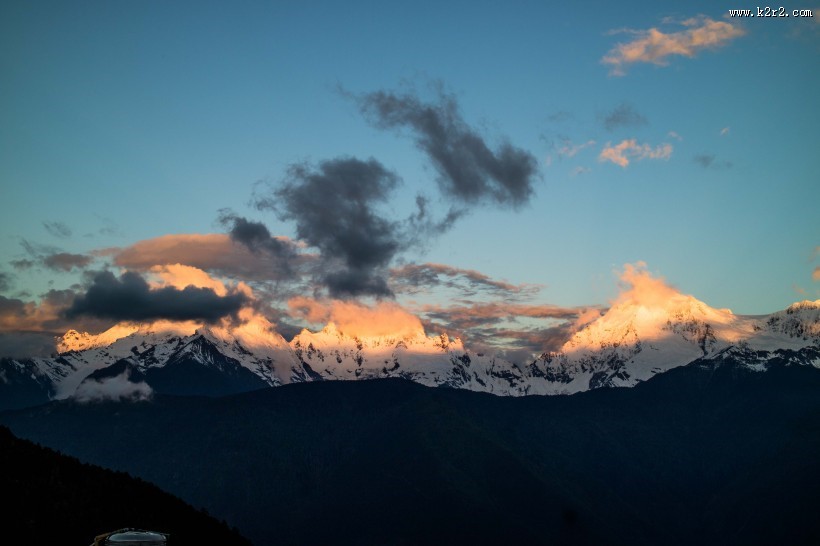 云南梅里雪山日出风景图片