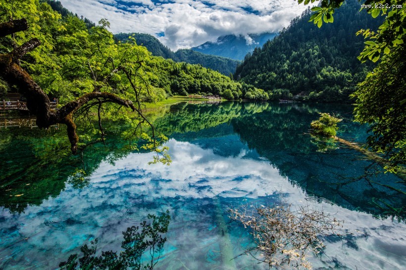 夏日四川九寨沟风景图片