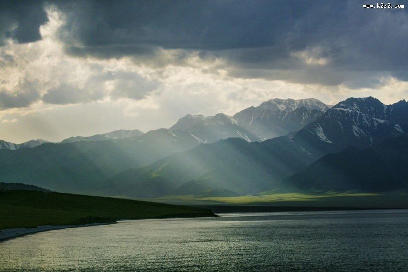 新疆赛里木湖图片大全