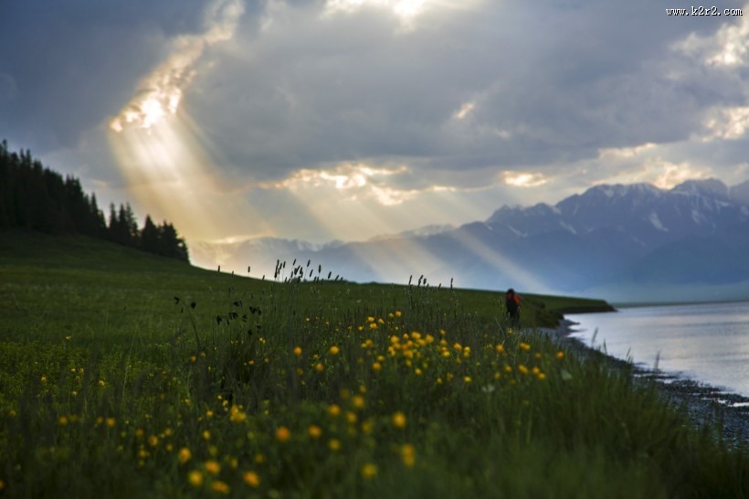新疆赛里木湖图片