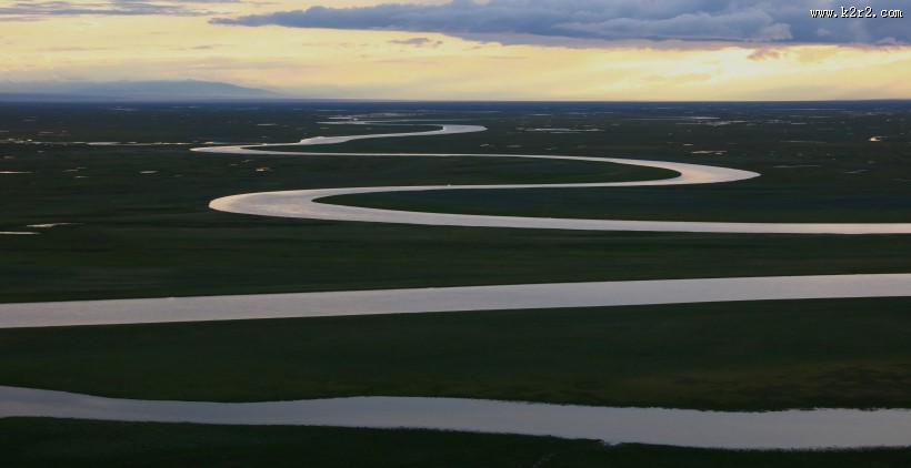 新疆巴音布鲁克风景图片