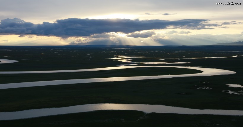 新疆巴音布鲁克风景图片