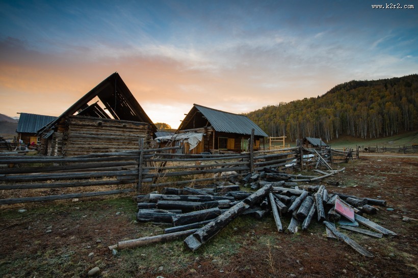 新疆禾木乡清晨风景图片