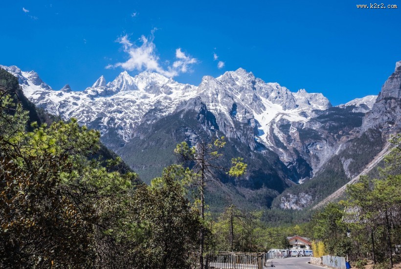 云南玉龙雪山风景图片