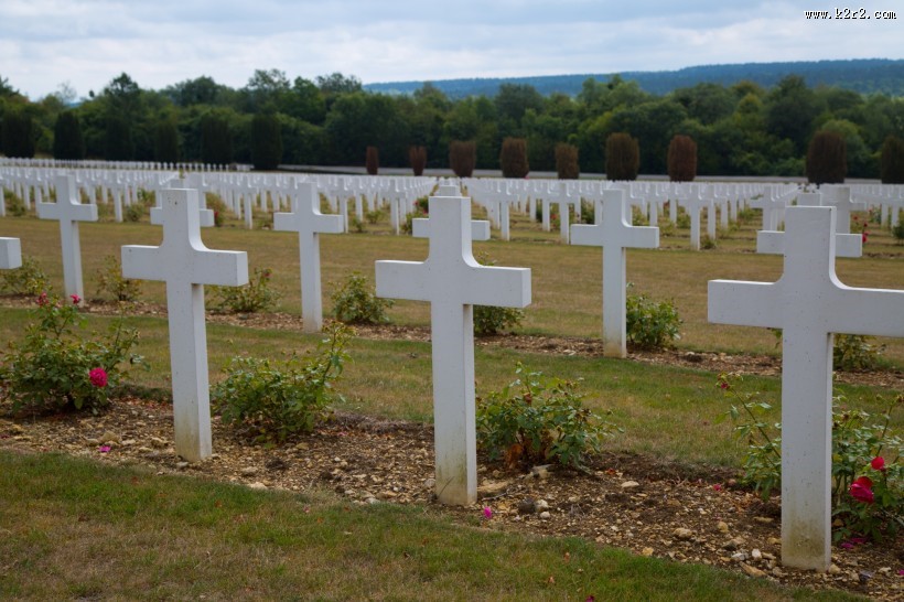 法国凡尔登纪念公墓风景图片