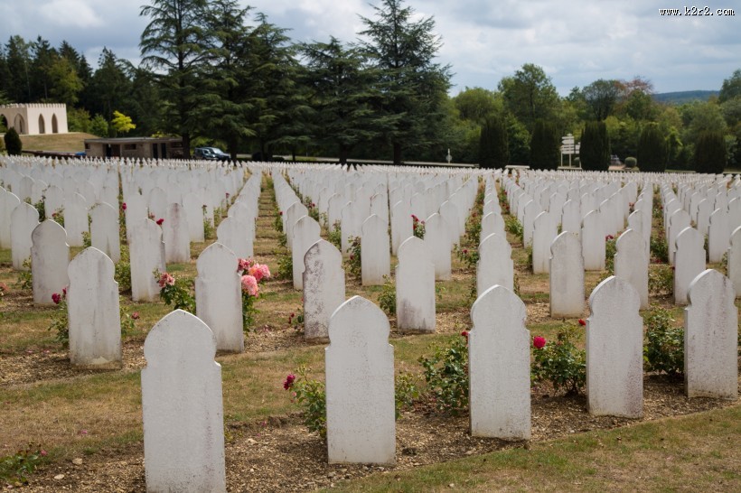 法国凡尔登纪念公墓风景图片