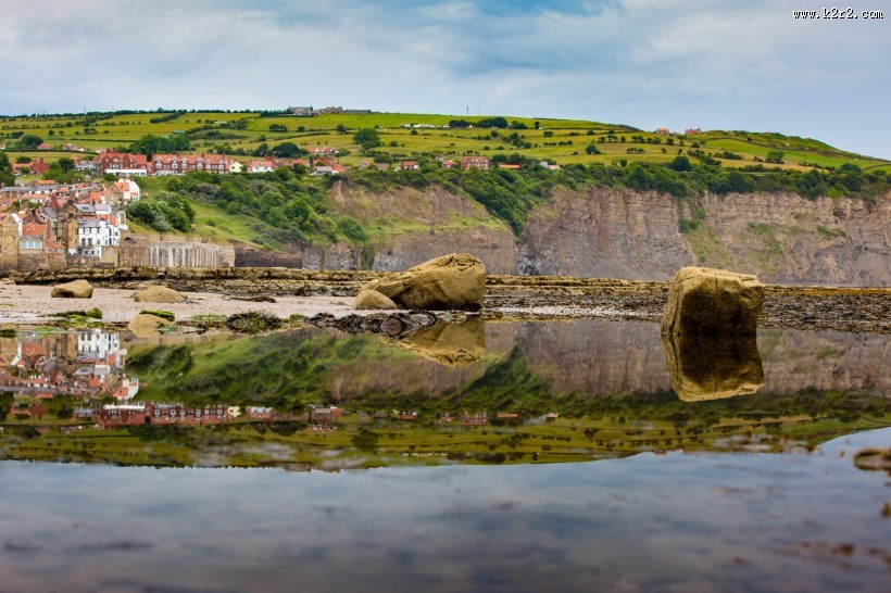 英国惠特比罗宾汉湾海滩风景图片大全