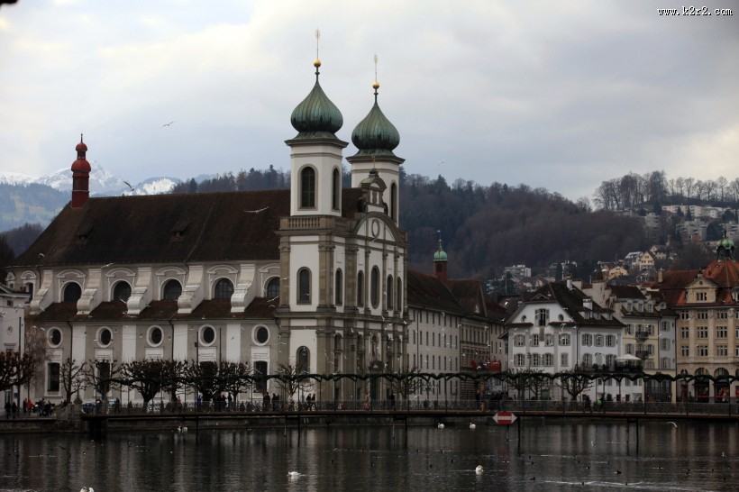 瑞士小镇琉森风景图片
