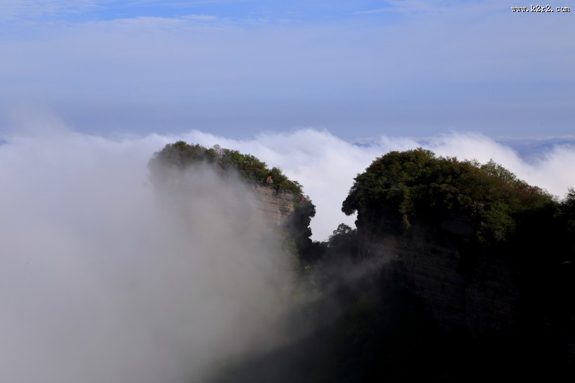 四川光雾山云海风景图片