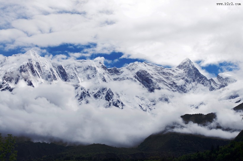 西藏雅鲁藏布大峡谷风景图片