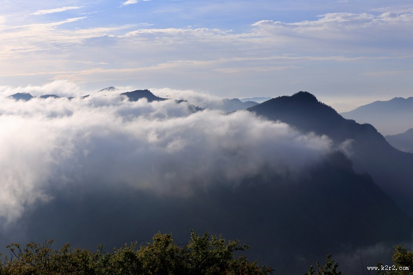 四川光雾山云海风景图片