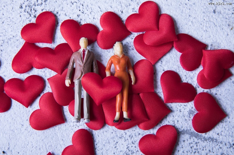 红色的玫瑰花瓣图片