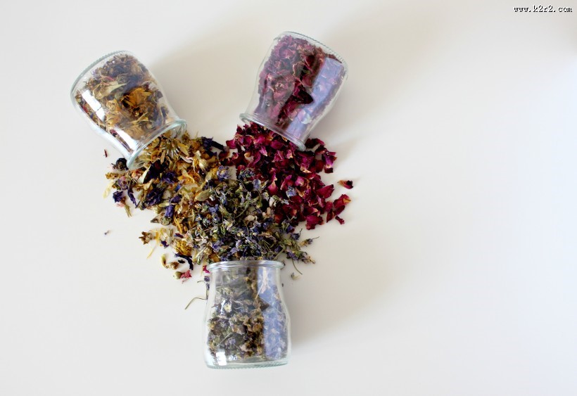 装在瓶子里的干花瓣图片大全