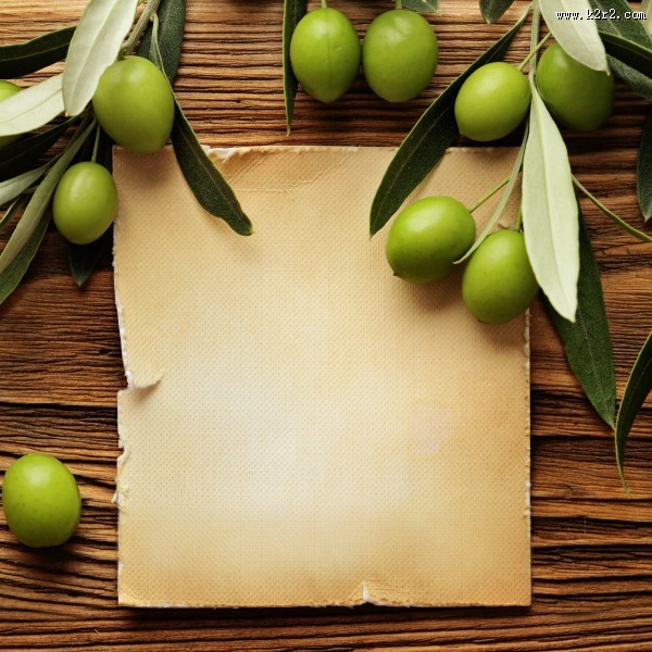 橄榄油和青果图片