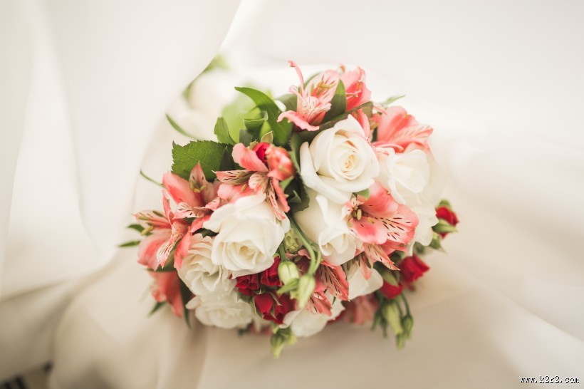 婚礼手捧鲜花图片大全