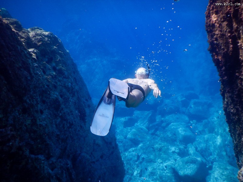 海底潜水人物图片