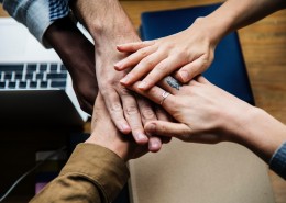 团队合作的手势图片