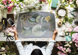 正在作画的画家图片大全