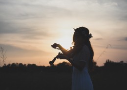 拉小提琴的人图片大全