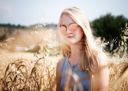 戴太阳镜的女模特图片大全