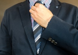 穿正装的商务人士用品