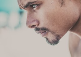 型男脸部特写图片