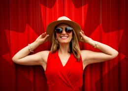 戴草帽的美女图片