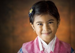 微笑的可爱女孩图片