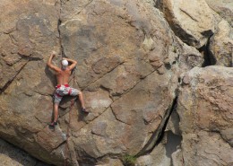 正在攀岩的人图片大全