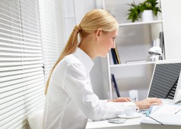 辛苦工作的白领丽人图片大全