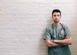 身上挂着听诊器的医生图片大全