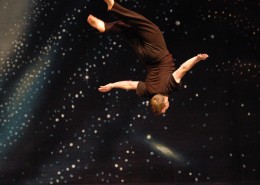 肢体柔韧的体操运动员图片大全