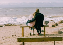 情侣的背影图片