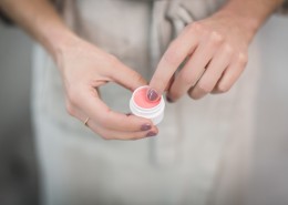 美女细嫩的手图片