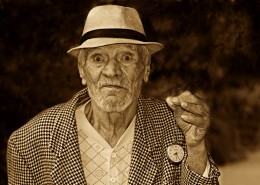 满脸皱纹的老爷爷图片