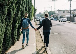 拉着手的情侣图片大全