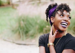 黑色肌肤的美女图片