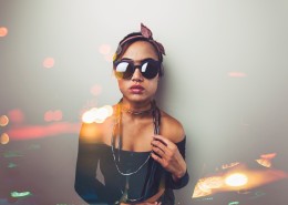 戴墨镜的美女图片