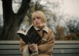 正在看英语书的人图片大全