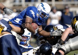 激烈的橄榄球比赛图片大全