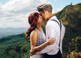 接吻的甜蜜恋人图片