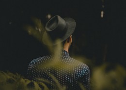 男孩的背影图片