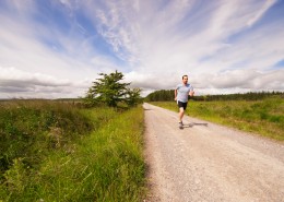 正在跑步的人图片